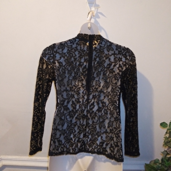 3/$18 JustFab Sexy Black Floral Lace Blouse - Picture 4 of 6